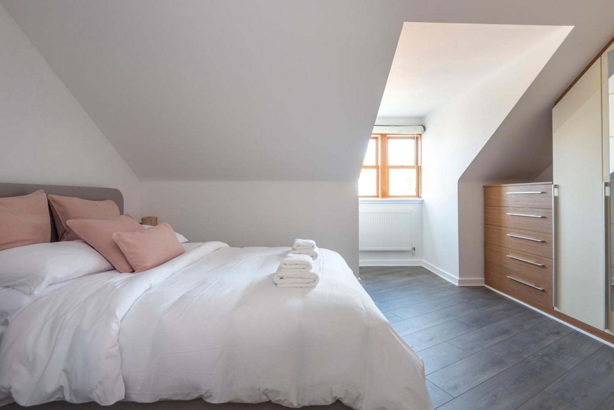 The Loft - Spacious Luxury 2 Bed 2 Bath With Free Secure Parking And Tube Close By London Exteriör bild